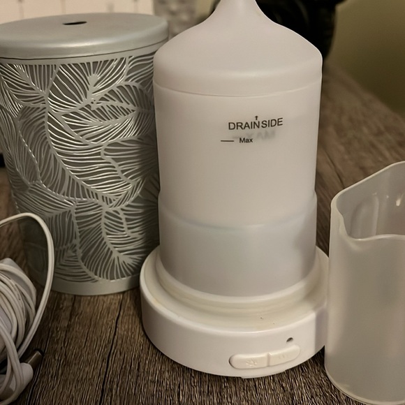 Essential oil diffuser - Picture 2 of 5